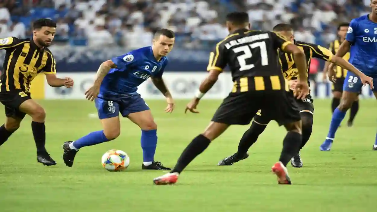 قرار مفاجئ من الاتحاد يثير غضب جماهير الهلال قبل الكلاسيكو!