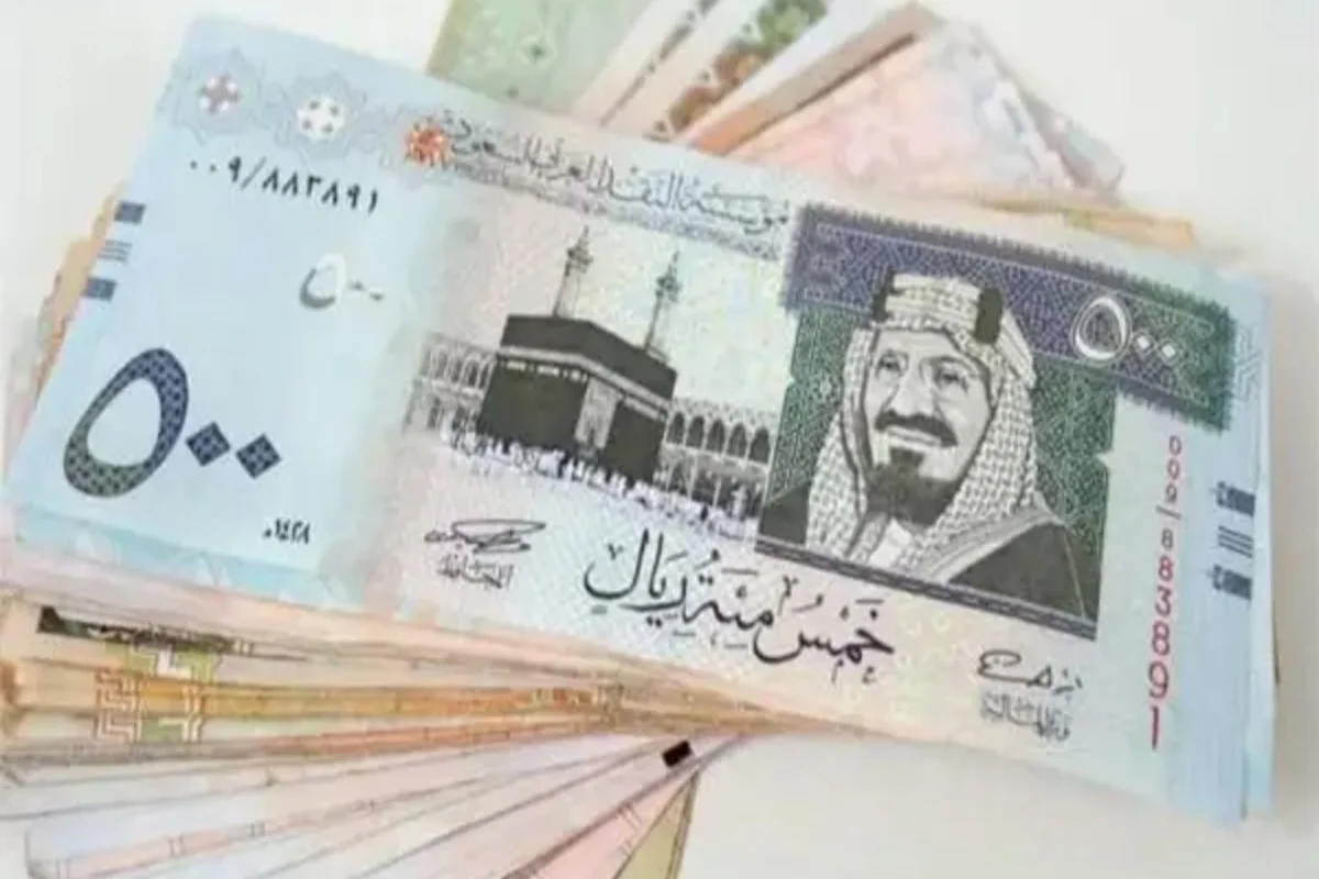 السوق السوداء ترتفع بفعل الطلب على الريال السعودي